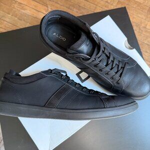 Aldo Men's Black Low Top Sneaker - LIKE NEW